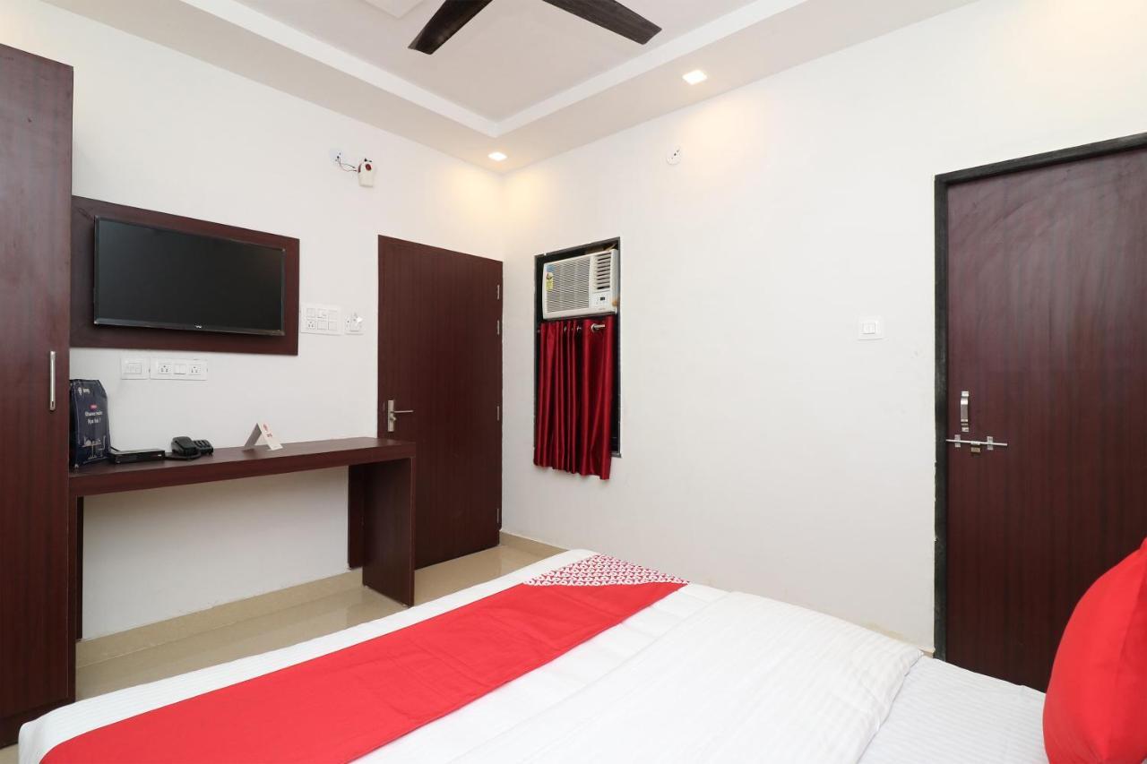 Oyo 1021 Hotel Gayatri Residency Tirath Buitenkant foto