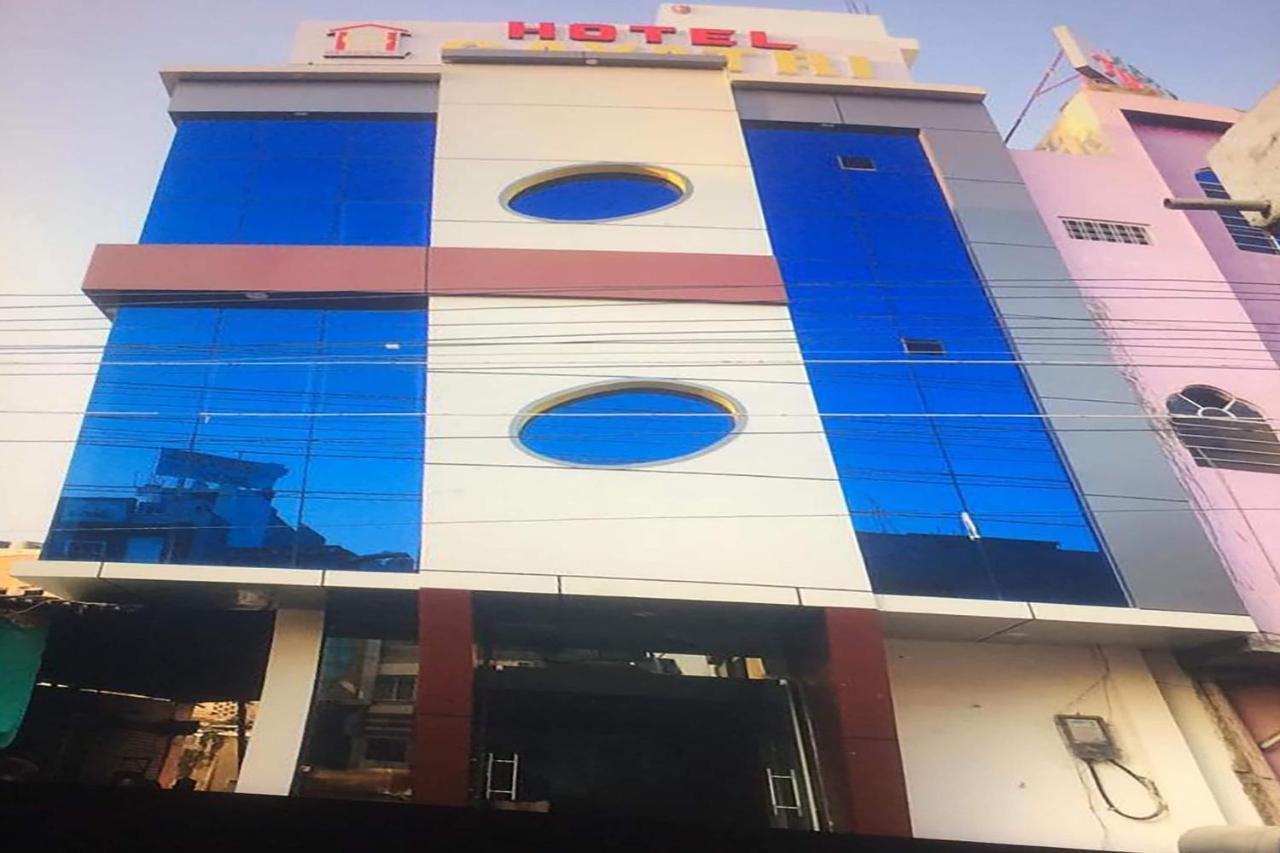 Oyo 1021 Hotel Gayatri Residency Tirath Buitenkant foto