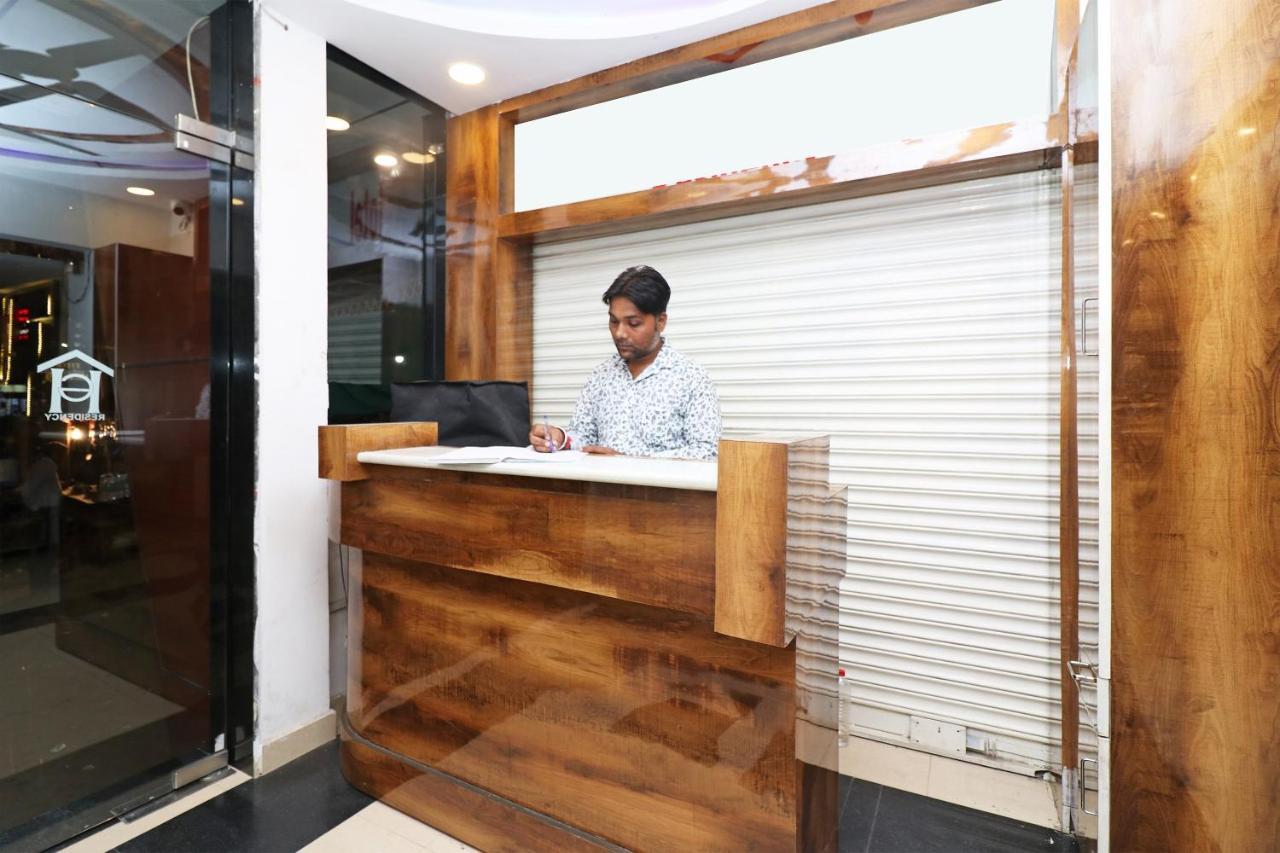 Oyo 1021 Hotel Gayatri Residency Tirath Buitenkant foto